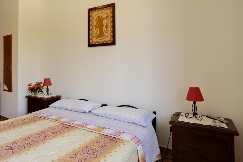 Bed And Breakfast Le Camelie Alghero Dış mekan fotoğraf